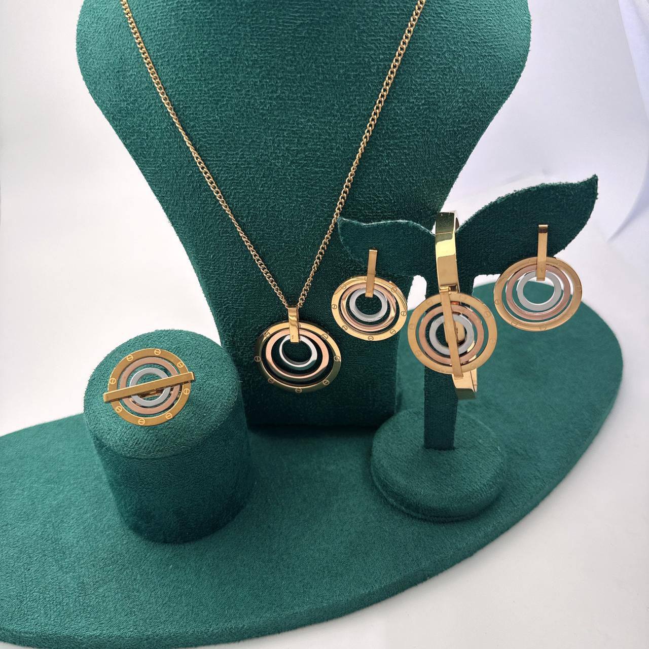 Accessories Set
45 dhs🪙🌨️

Zain45
♥️♥️♥️