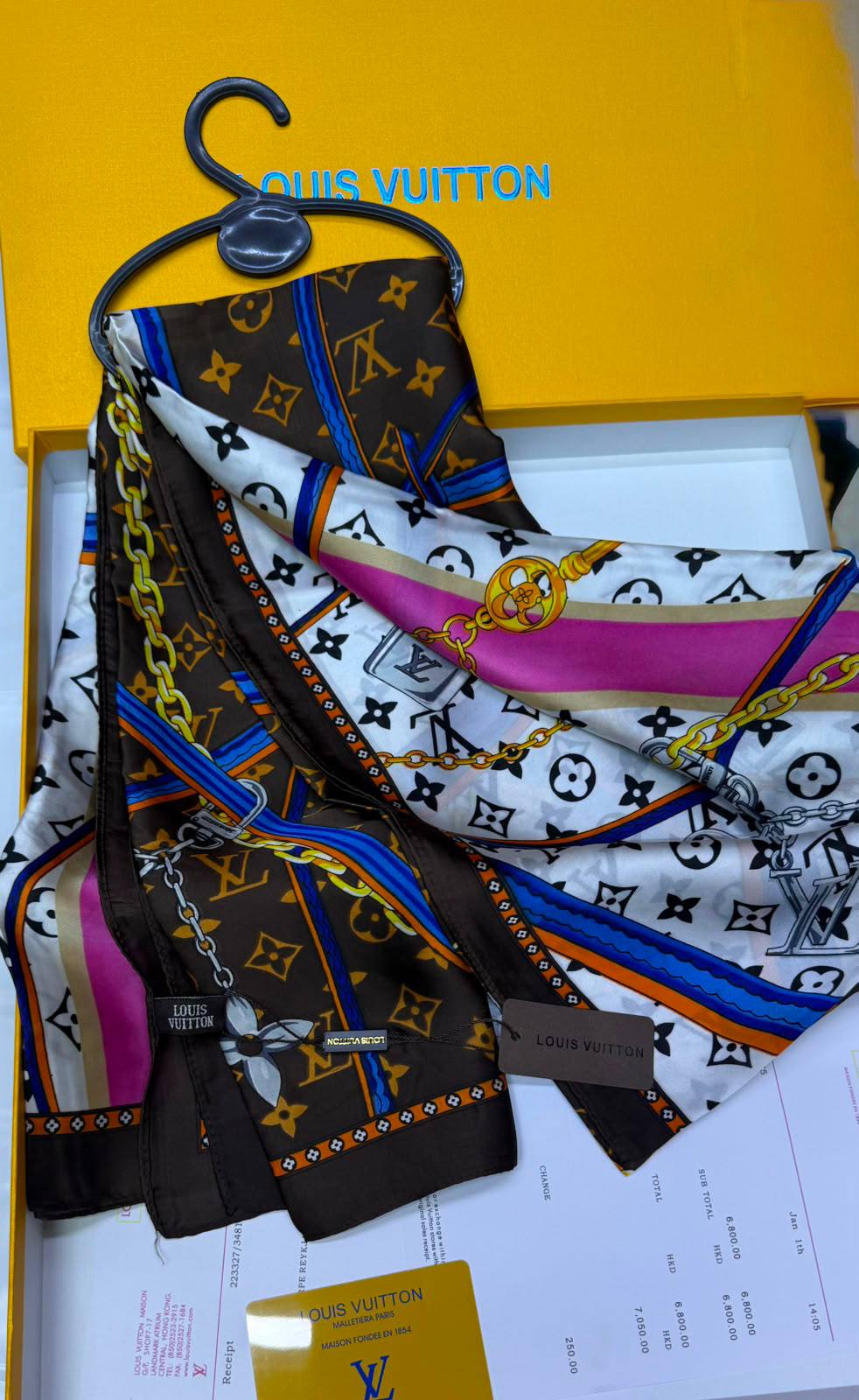 Silk scarf 

40 dhs🇦🇪  
no box

60 dhs🇦🇪 with box

Zain93
♥️♥️♥️