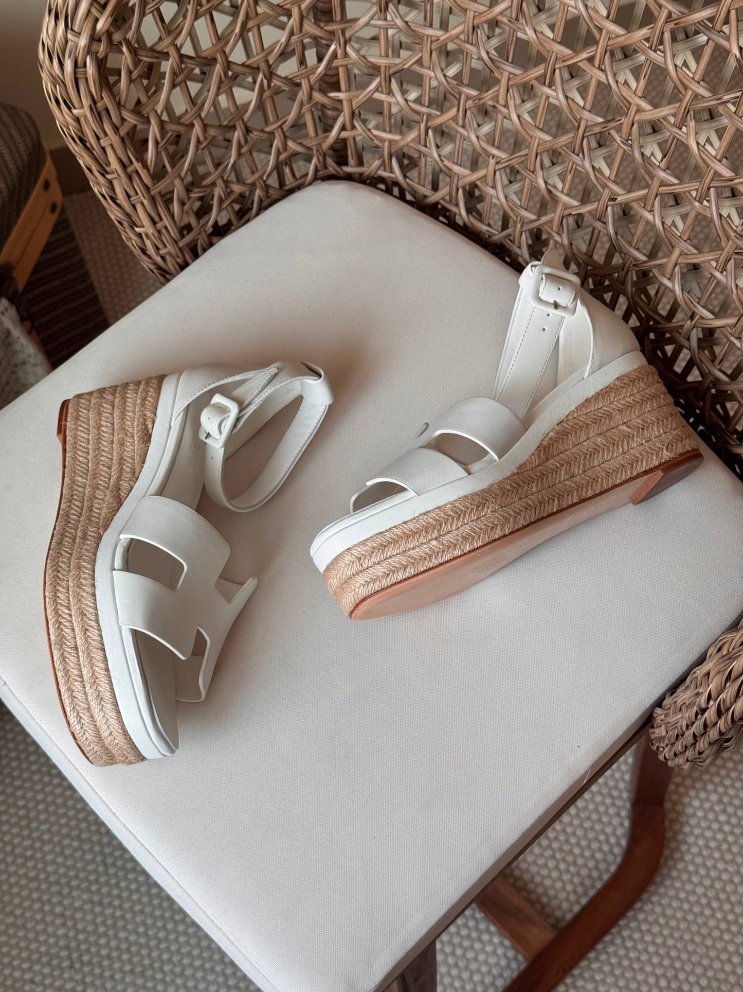 HERMES 
✨ New Collection
👠 36–41
💎 Premium Quality
🔥 Super Master
450 dhs✅

Zain198
♥️♥️♥️