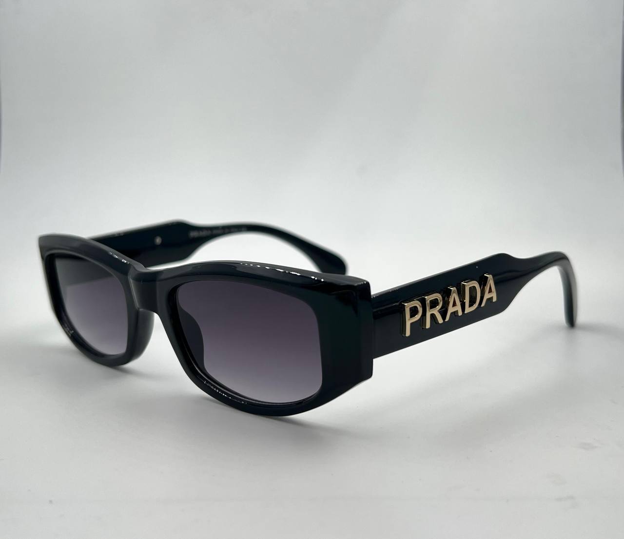 Prada
Sunglasses 🕶️ 
good quality 💯
With master box 🗃️ 
50 dhs🪙🌨️

Zain273
♥️♥️♥️