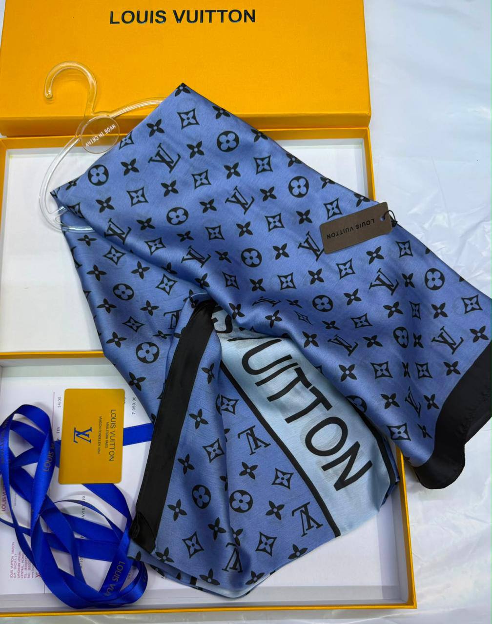 silk scarf 
40 dhs

Zain93
♥️♥️♥️