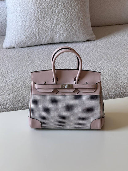 Hermes Birkin toile  25cm💕master quality😍

with box❤️
🎁🎁🎁

680 dhs🪙💚

Zain52
♥️♥️♥️