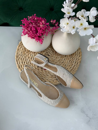 Chanel 

Vip quality 

Size:36 to 41
430 dhs🇦🇪🇦🇪

Zain113
♥️♥️♥️