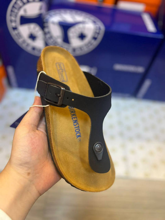 Birkenstock 
High Quality, New Arrived 
Size 36To 41
110 dhs🪙🌨️

Zain120
♥️♥️♥️
