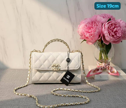 Chanel
Good quality 
with box 
🎁🎁🎁

100 dhs✅

Zain186
♥️♥️♥️