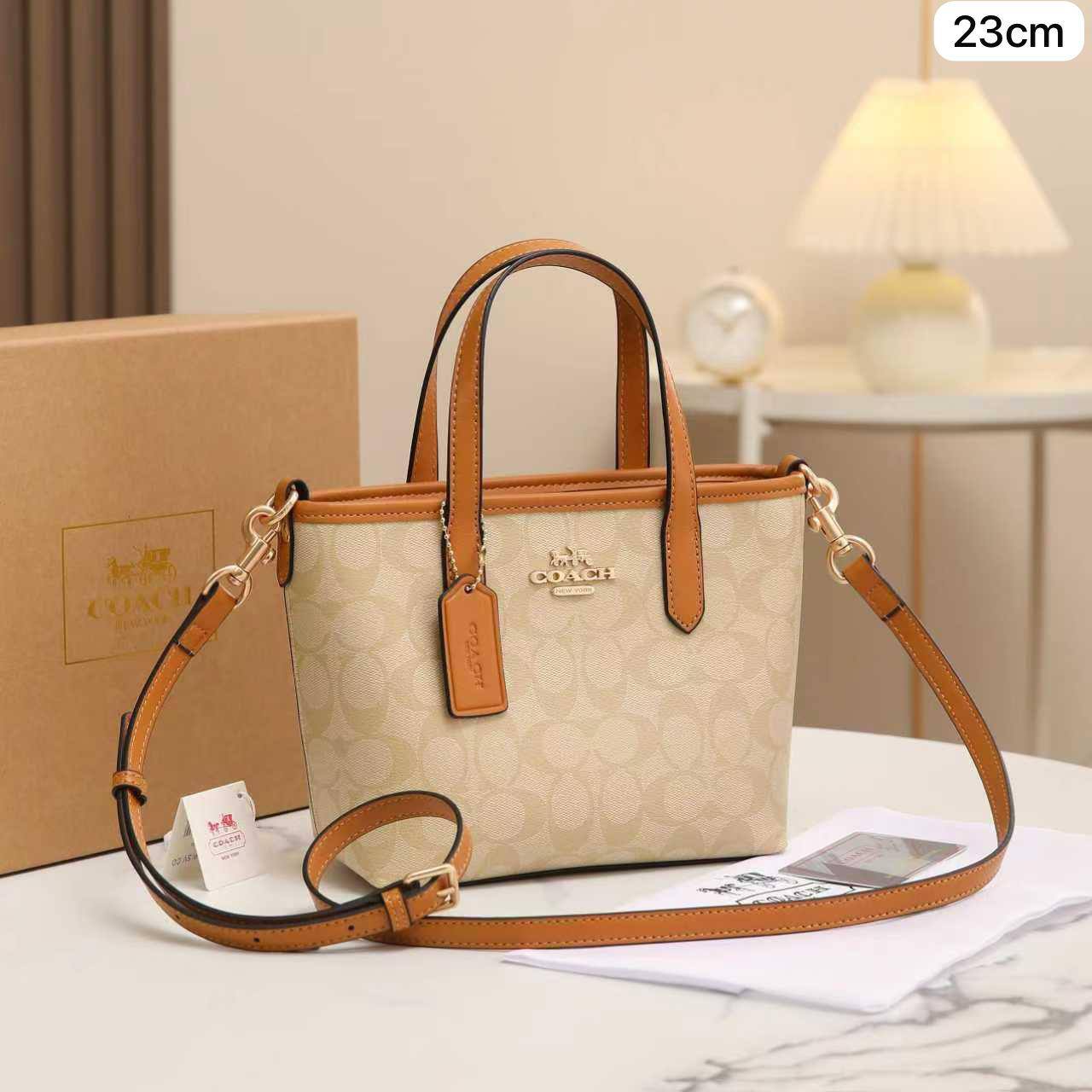 ❤️ Coach City
1️⃣ First quality +🎁  
Size : 23 * 18 cm
90 dhs🇦🇪🇦🇪
with box 🎁

Zain115
♥️♥️♥️