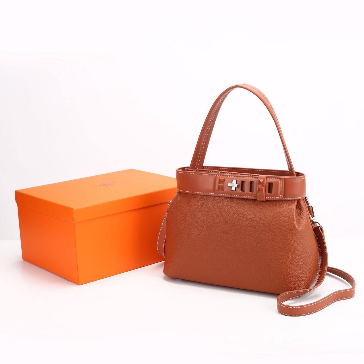 HERMES 
NEW CAME HIGH QUALITY 
WITH BOX 
🎁🎁🎁

125 dhs❣️

Zain39
♥️♥️♥️