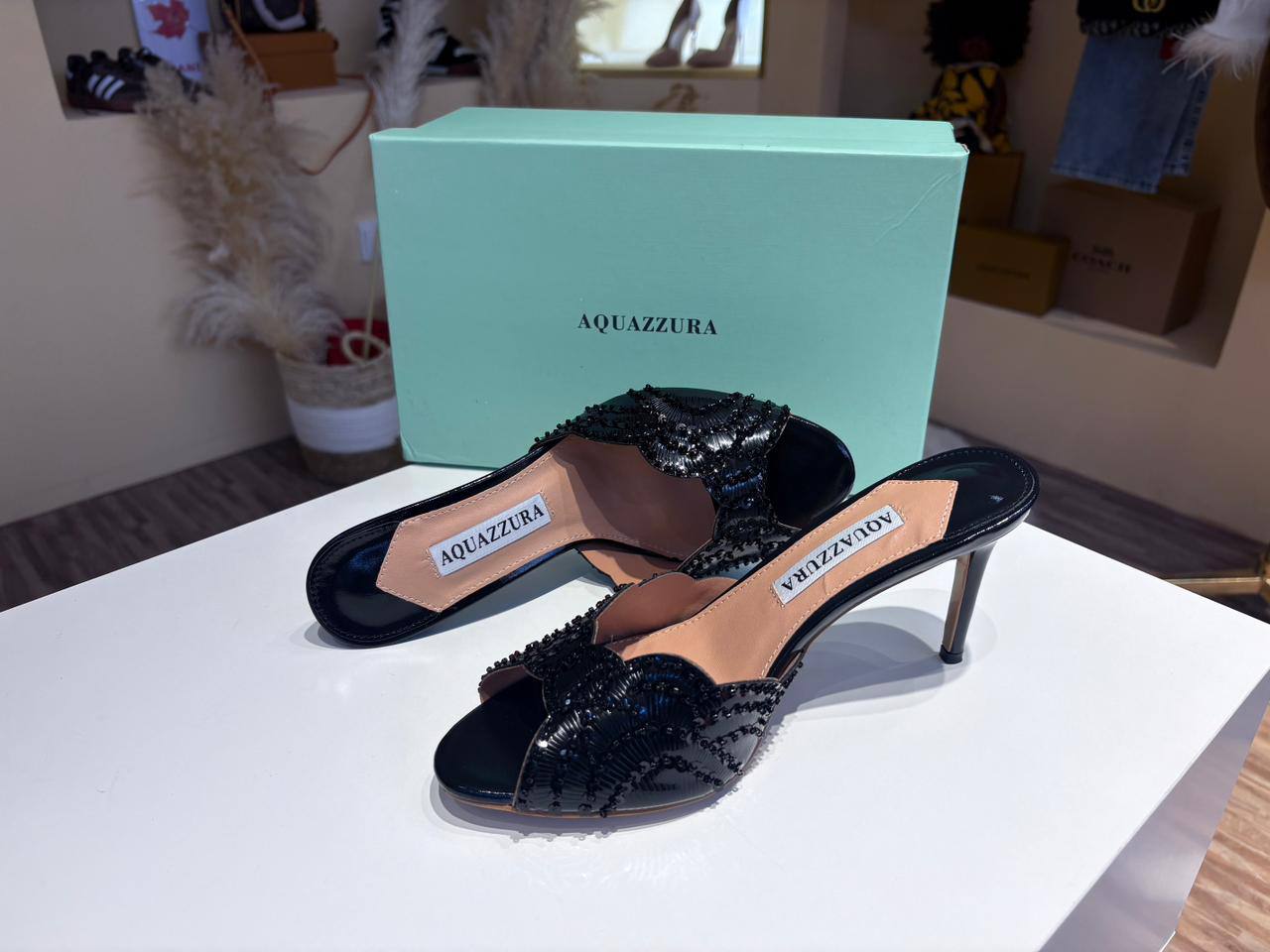 Aquazzura
Size 36-41
130 dhs✅

Zain21
♥️♥️♥️