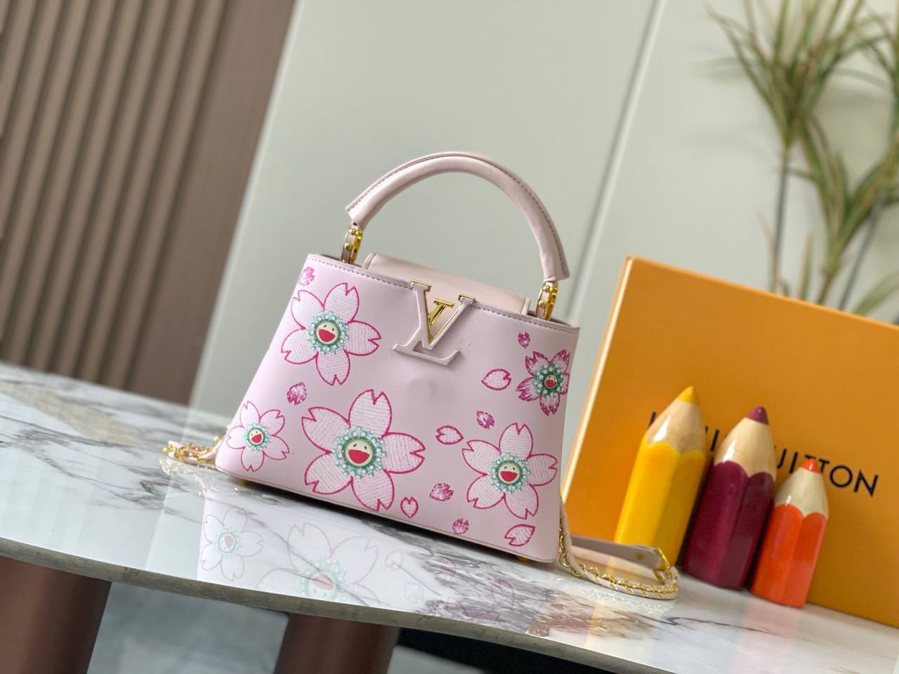 LV 
Master 
370 dhs💓

Zain228
♥️♥️♥️