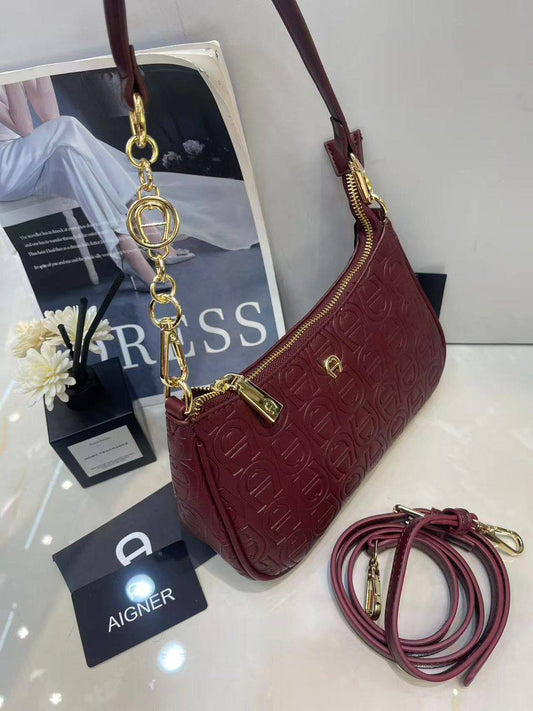 Aigner
95 dhs🪙

Good quality 

with box
🎁🎁🎁

Zain39
♥️♥️♥️