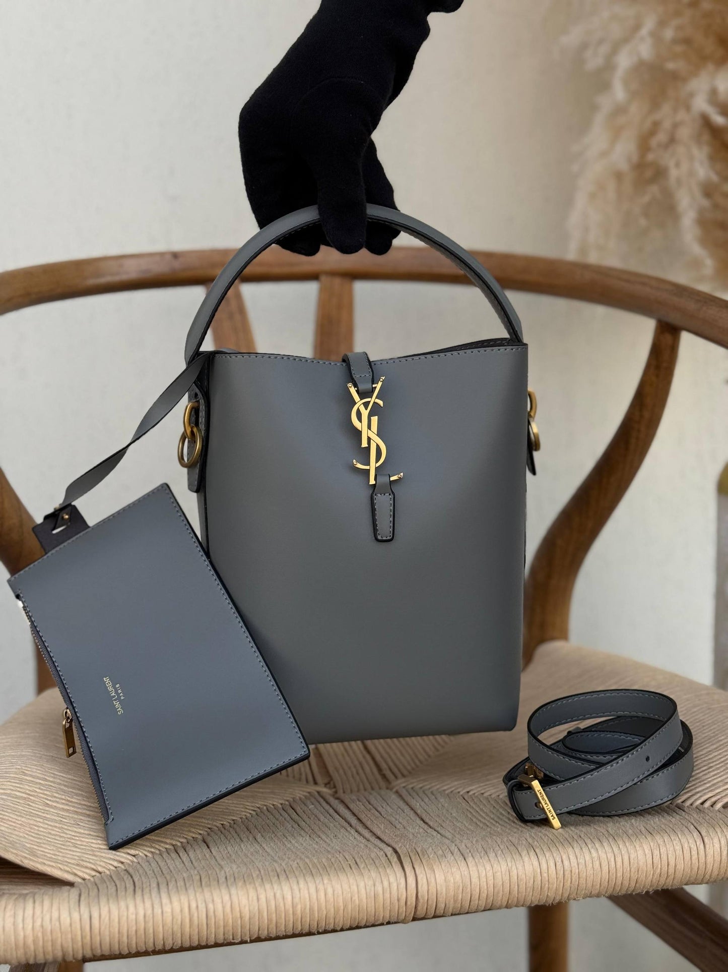 YSL

14cm
320 dhs❣️

16cm
340 dhs❣️

20cm
350 dhs❣️

Top quality 
With box🎁

Zain167
♥️♥️♥️