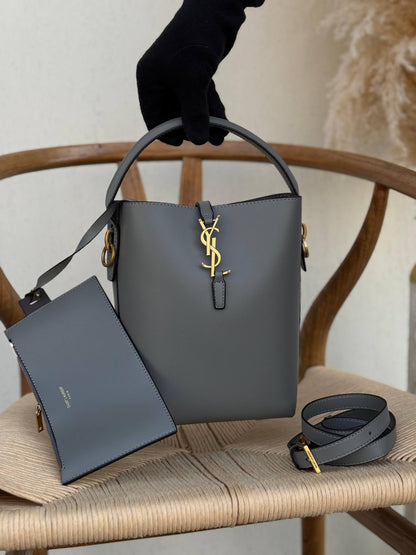YSL

14cm
320 dhs❣️

16cm
340 dhs❣️

20cm
350 dhs❣️

Top quality 
With box🎁

Zain167
♥️♥️♥️
