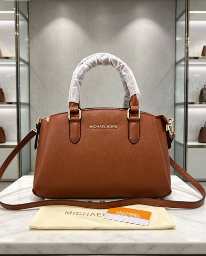 MK
110 dhs🇦🇪🇦🇪
Size:30*11*23

Zain07
♥️♥️♥️