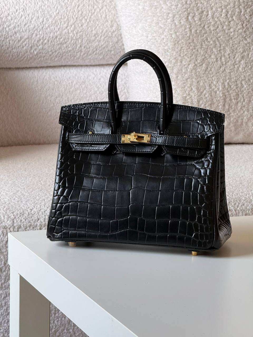 Hermes birkin croc 25cm💕master quality😍


with box❤️
🎁🎁🎁

780 dhs🪙🌨️

Zain52
♥️♥️♥️