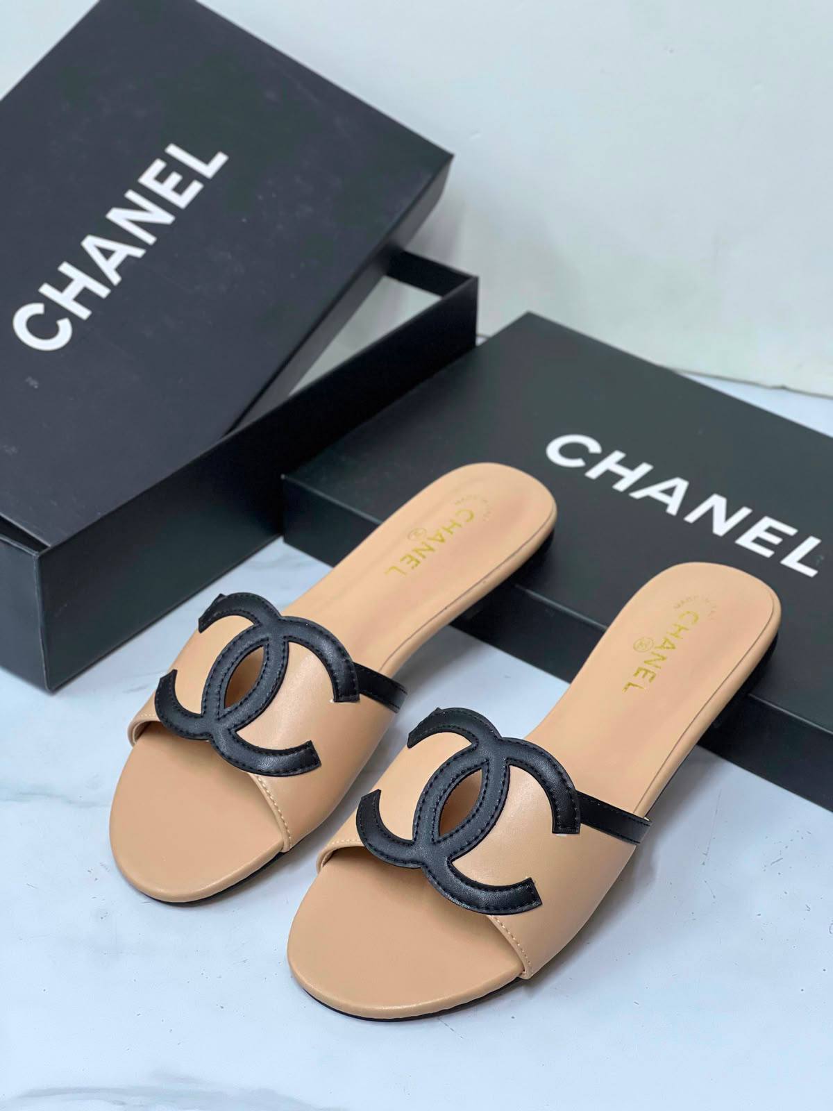 CHANEL 
SIZE 36-41
100 dhs✅

Zain21
♥️♥️♥️
