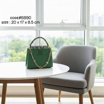 LV
ᴄᴀᴘᴜᴄᴄɪɴᴇ ᴛᴏᴘ ʜᴀɴᴅ ʙᴀɢ
ᴡɪᴛʜ ʟᴏɴɢ ʙᴇʟᴛ sᴛʀᴀᴘ
ɢᴏʟᴅ ʜᴀʀᴅᴡᴀʀᴇ

sɪᴢᴇ : 20 cm
ᴡɪᴛʜ BOX
🎁🎁🎁

70 dhs🪙🌨️

Zain31
♥️♥️♥️