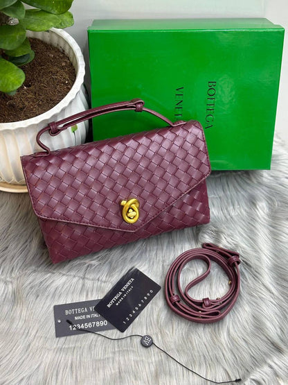 Bottega

90 dhs🇦🇪

with box
🎁🎁🎁

Zain244
♥️♥️♥️