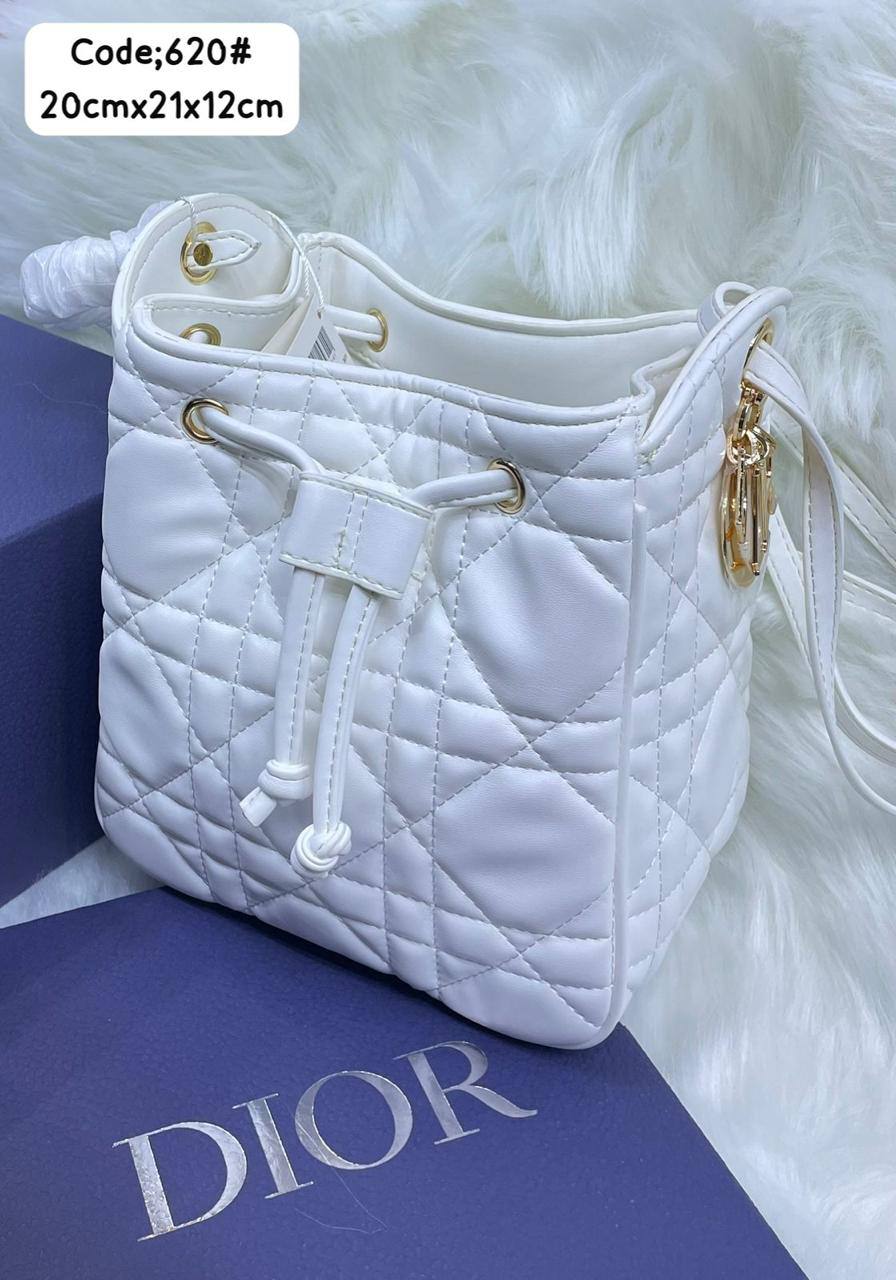 Dior
100 dhs✅ 
with box

Zain72
♥️♥️♥️