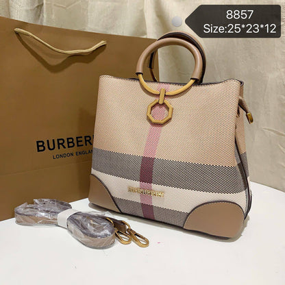 Burberry
110 dhs❣️

Zain46
♥️♥️♥️