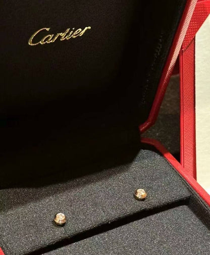 cartier❤️‍🔥*
Earring 🦋
Master quality 💯
With normal boxes 📦 
45 dhs✅
With master box 🗃️ 
80 dhs✅

Zain216
♥️♥️♥️