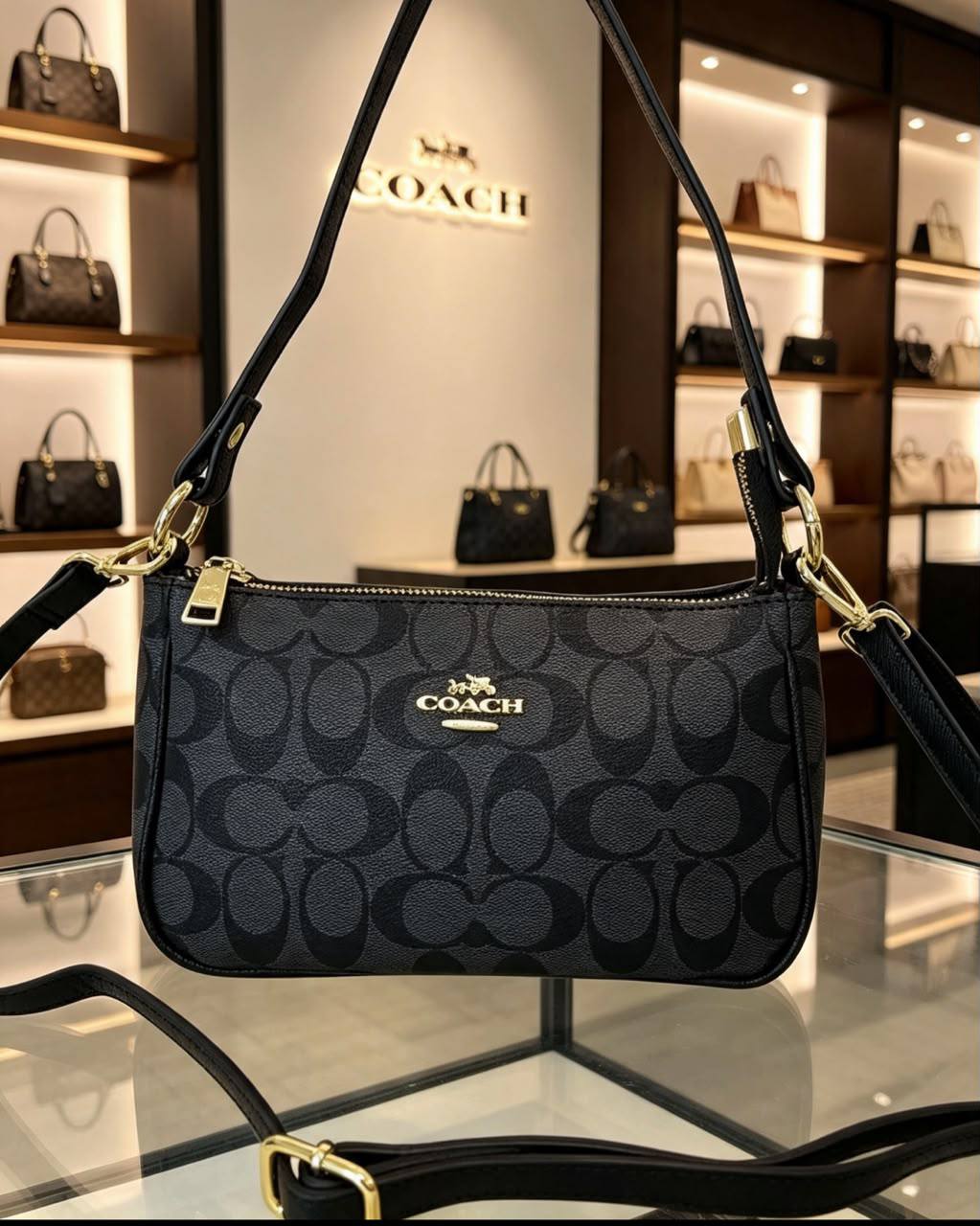 Coach
95 dhs🇦🇪🇦🇪
Size:20/10/14

Zain07
♥️♥️♥️