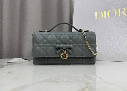 Dior ✨💕✨
New collection ✨✨✨
SuperMaster Quality 🔥🔥
Available Now ❤️❤️❤️
For Price 👇 WTSP Text Zain 0568585901

Zain252
♥️♥️♥️