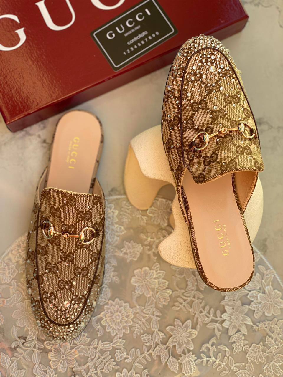 Gucci 
AAA master quality 
Size 37…….40
450 dhs✅

Zain180
♥️♥️♥️