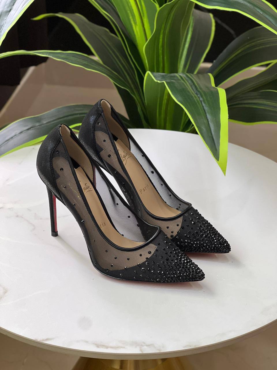 Christian Louboutin  
MASTER QUALITY💯
Size:36...to41
350 dhs✅

Zain190
Zain175
♥️♥️♥️