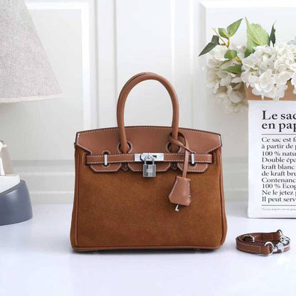 Hermes
115 dhs❣️
size 24cm

Zain26
♥️♥️♥️