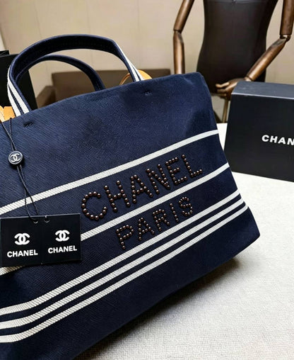CHANEL 
COPY ONE 
210 dhs✅

Zain295
♥️♥️♥️