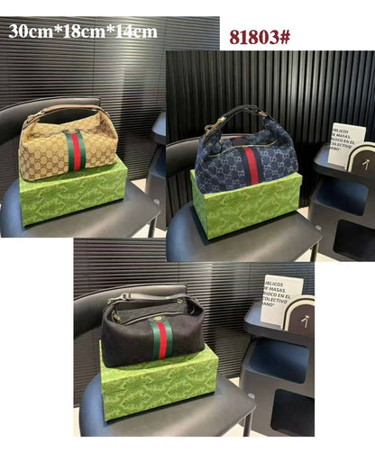 GUCCI 
COPY ONE 
WITH BOX 
140 dhs✅

Zain295
♥️♥️♥️