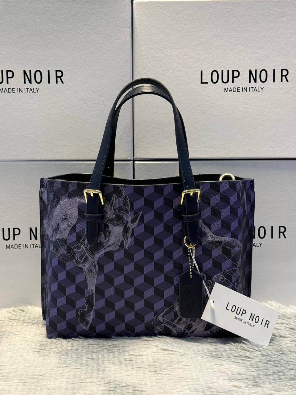 Loup Noir 
Size:29cm

With box 
🎁🎁🎁

95 dhs🪙🌨️

Zain148
♥️♥️♥️