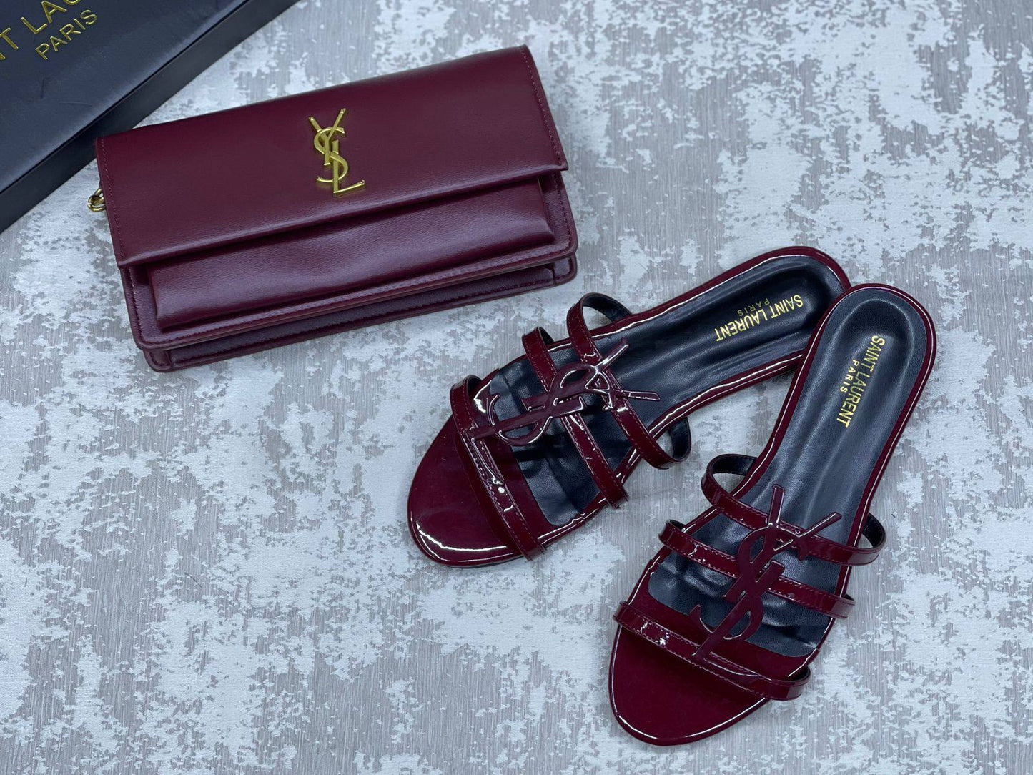 YSL
Bag&shoes.   Set. 

150 dhs🗽
Size 36 to 41

Zain175
♥️♥️♥️