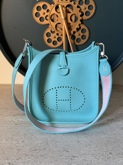 HERMES 💫

Super Master Quality ⚡️

Original Packing 🎁

Size 16CM📏

For Price 👇 WhatsApp✅
0568585901 
0507557372
0552275751 Owner Zain 👌

Zain321
♥️♥️♥️