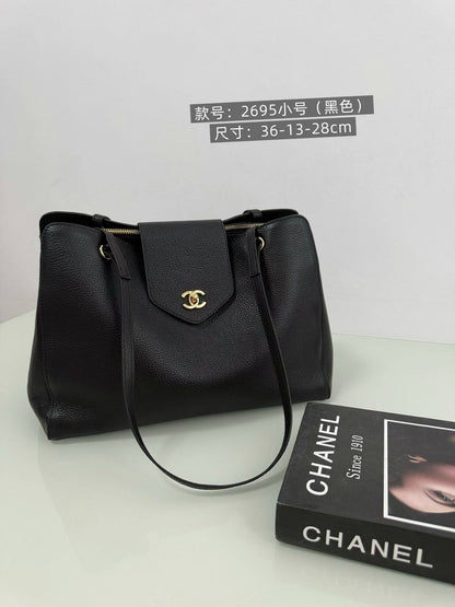 Chanel
Master✅✅
36cm 350 dhs🇦🇪🇦🇪
45cm 410 dhs🇦🇪🇦🇪

Zain153
♥️♥️♥️