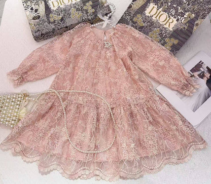 Dior
1-5y 140 dhs❣️
6-12y 150 dhs❣️

Zain151
♥️♥️♥️