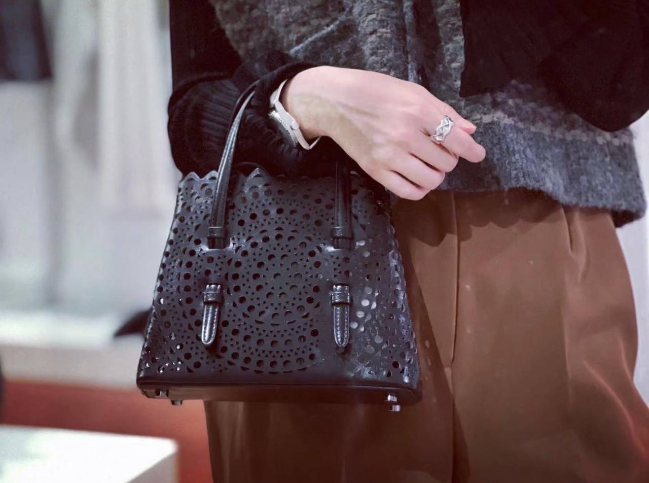 ALAIA 
GOOD QUALITY
100 dhs✅

Zain39
♥️♥️♥️