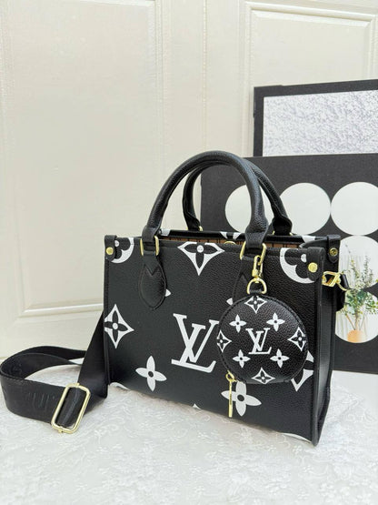 LV
25*20*11 cm
75 dhs🪙🌨️

Zain17
♥️♥️♥️