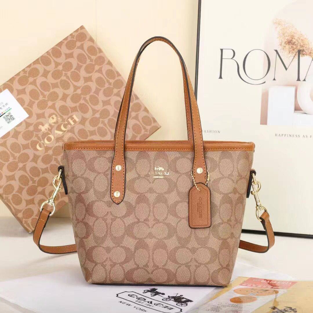 Coach 
80 dhs✅

with box🎁🎁🎁

Zain42
♥️♥️♥️