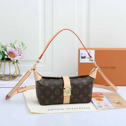 LV

95 dhs🇦🇪🇦🇪

with box
size 22×8×10cm

Zain42
♥️♥️♥️