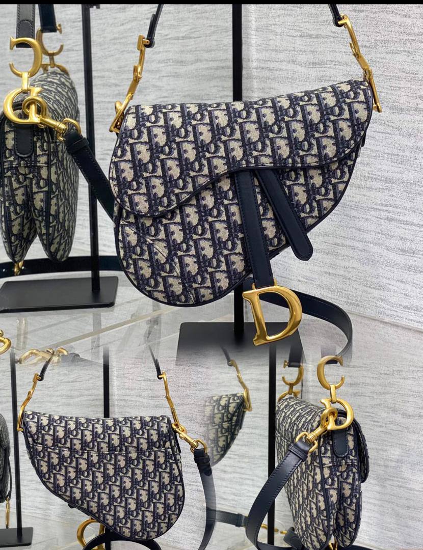 Bags
110 dhs✅

high quality 

With box
🎁🎁🎁

Zain26
♥️♥️♥️