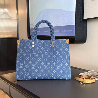 LV
Best quality 
120 dhs💛
size 41CM

Zain290
♥️♥️♥️