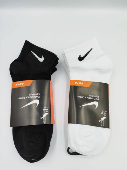 NEW CAME 
NIKE,, ADIDAS 
SOCKS 
20 dhs🪙🌨️
1 CARD 3 PAIRS

Zain40
♥️♥️♥️