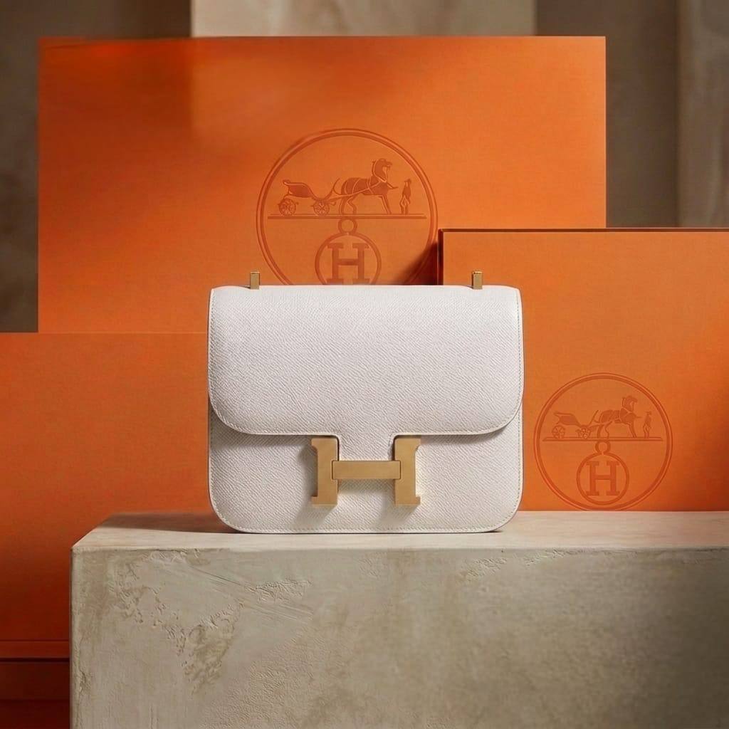 HERMES ᴄᴏɴsᴛᴀɴᴄᴇ
ᴇᴘsᴏᴍ ʟᴇᴀᴛʜᴇʀ ᴡɪᴛʜ
ᴘᴀʟʟᴀᴅɪᴜᴍ ᴘʟᴀᴛᴇᴅ ʜᴀʀᴅᴡᴀʀᴇ
sɪᴢᴇ :19 cm
ᴡɪᴛʜ BOX
🎁🎁🎁

100 dhs✅

Zain31
♥️♥️♥️