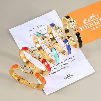 MASTER BANGLE
75 dhs🇦🇪🇦🇪

WITH BOX AND PAPER BAG🛍️🎁

Zain89
♥️♥️♥️