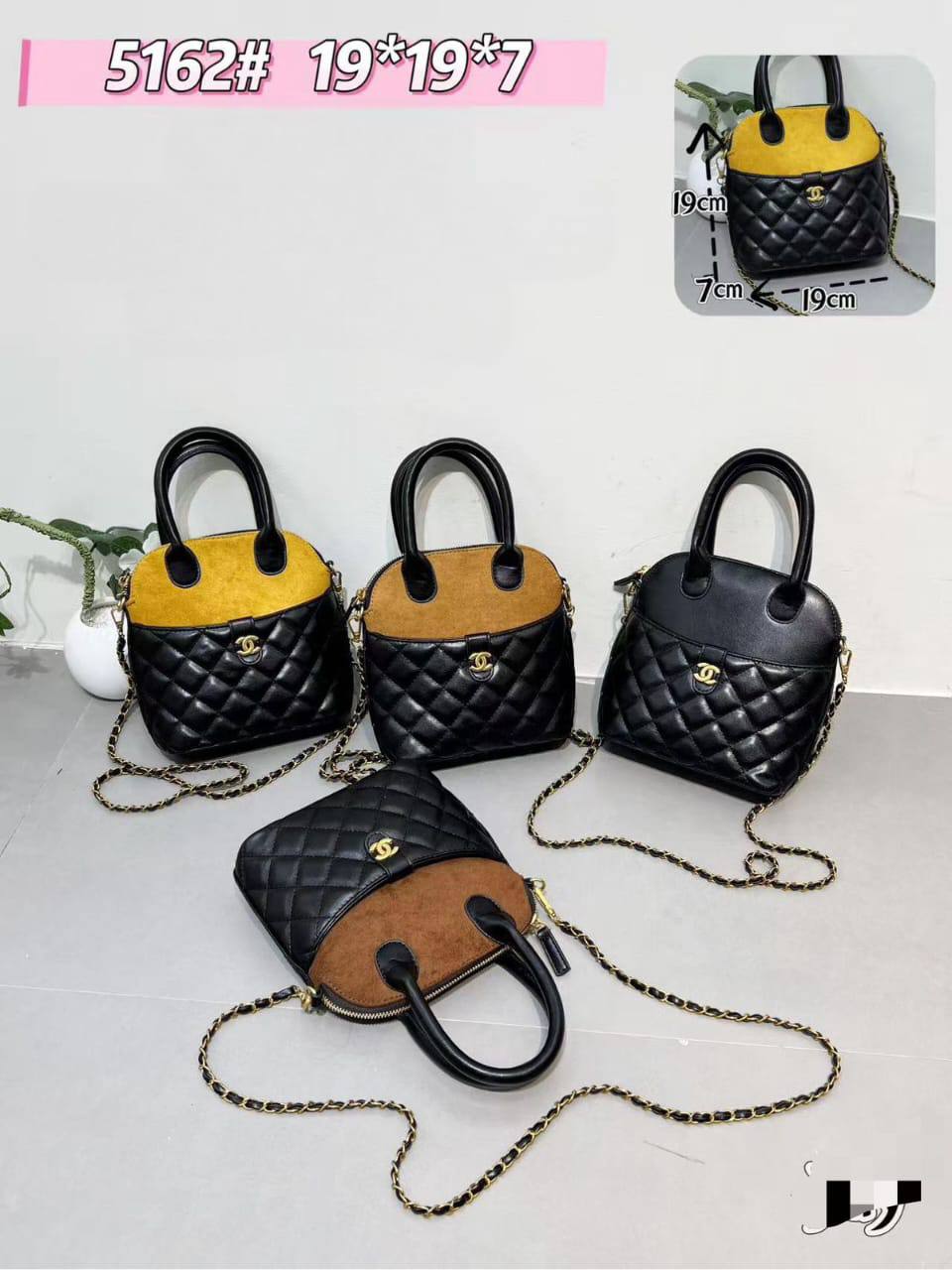 CHANEL ᴄʟᴜᴛᴄʜ
ᴡɪᴛʜ ᴄʜᴀɪɴ
ɢᴏʟᴅ ʜᴀʀᴅᴡᴀʀᴇ
sᴜᴀᴅᴇ ᴄᴀʟғsᴋɪɴ ᴍᴀᴛᴇʀɪᴀʟ
sɪᴢᴇ : 19 cm

70 dhs🪙💕

Zain31
♥️♥️♥️