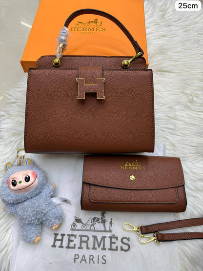 💞 Hermes 2 in 1
1️⃣ First quality ＋🎁
Size : 25 * 13 * 16 cm
95 dhs🇦🇪
with box🎁

Zain115
♥️♥️♥️