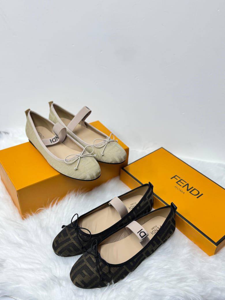 𝙁𝙀𝙉𝘿𝙄 𝘿𝙊𝙇𝙇 𝙎𝙃𝙊𝙀𝙎
💯high quality
Size 36-37-38-39-40-41
105 dhs🪙🌨️

Zain86