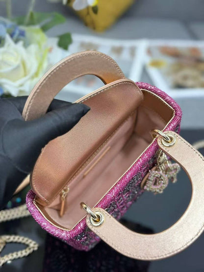 Lady Dior ✅
*Size 17 cm*
For Price 👇 WhatsApp✅
0568585901 
0507557372
0552275751 Owner Zain 👌

Zain274
♥️♥️♥️