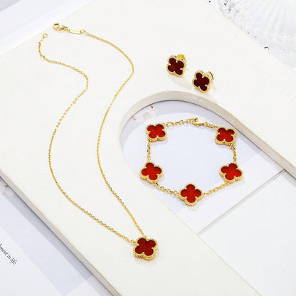 VCA Set*_🌼💫
*NECKLACE 1 FLOWER*
*BRACELET 5 FLOWER*
*EARRING   1* *FLOWER*  
145 dhs❤️
       _*WITH*_
    *Good Box* 📦

Zain89
♥️♥️♥️